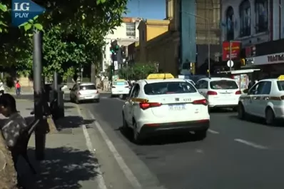 Caos en el microcentro de la capital: Tránsito municipal realiza cortes intermitentes