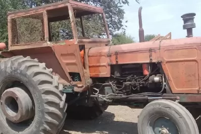 Un hombre aplastó a su hijo de dos años con un tractor