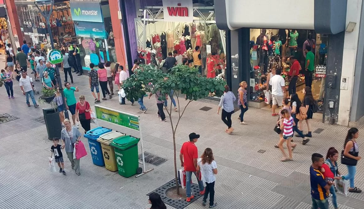 Cómo será el horario de atención de los comercios durante el sábado 24