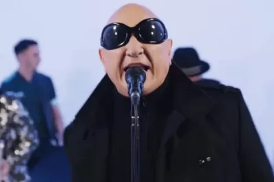 Todo el mundo canta “Muchachos”
