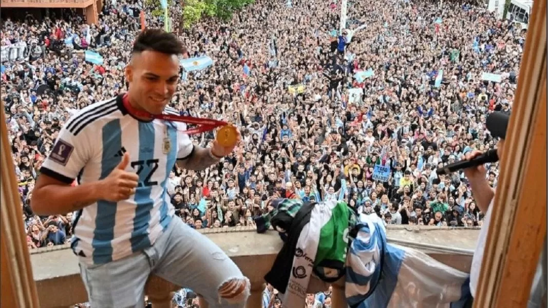 La Scaloneta sigue festejando: el conmovedor homenaje a Lautaro Martínez en Bahía Blanca