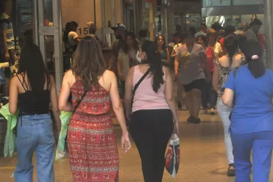 Entre el Mundial y la crisis, las ventas navideñas bajaron 1,8% este año