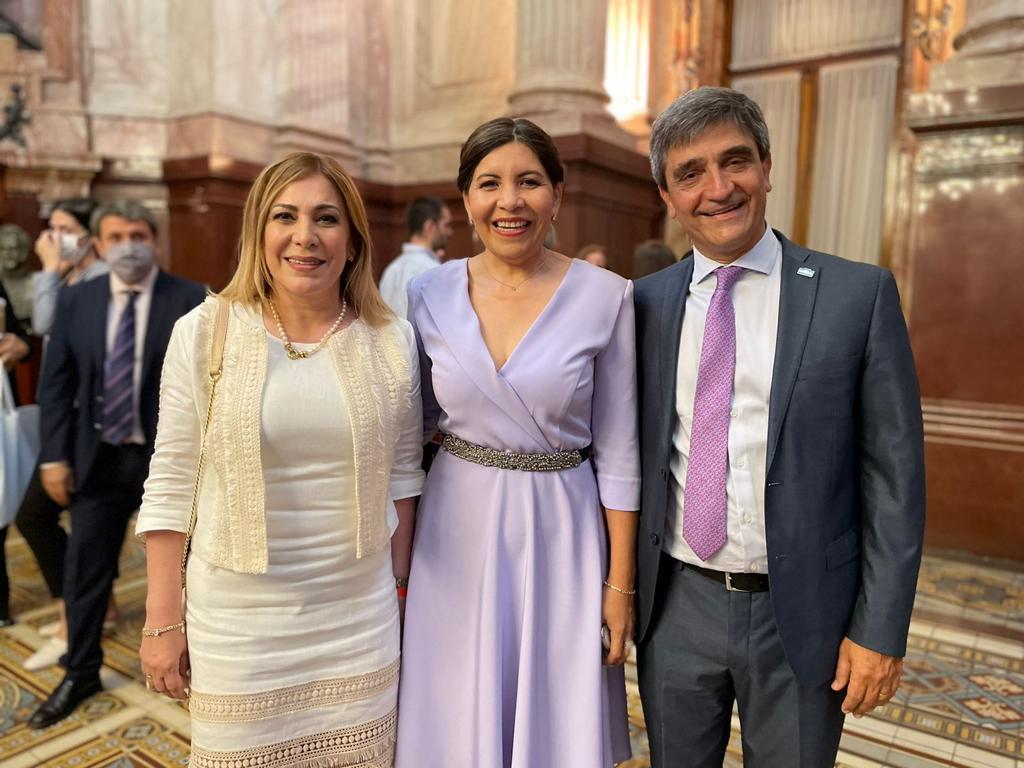 Beatriz Ávila, Sandra Mendoza y Pablo Yedlin. 