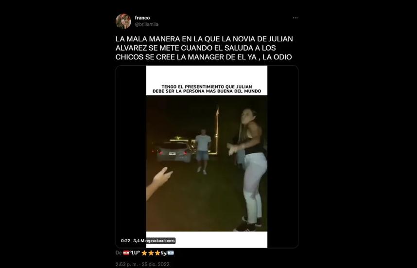 Enojo en las redes sociales por una actitud de la novia de Julián Álvarez