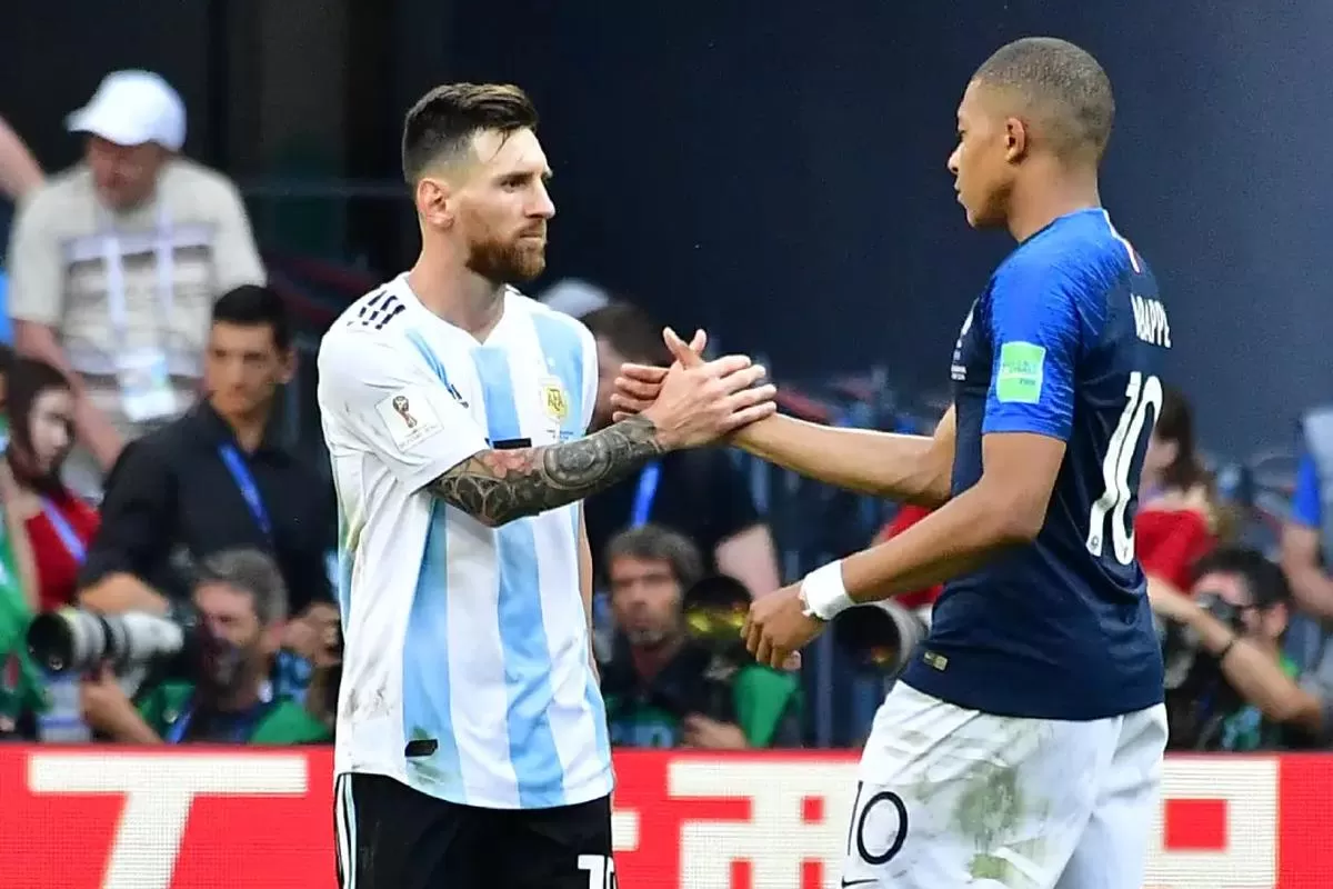 Lionel  Messi y Kylian Mbappé.