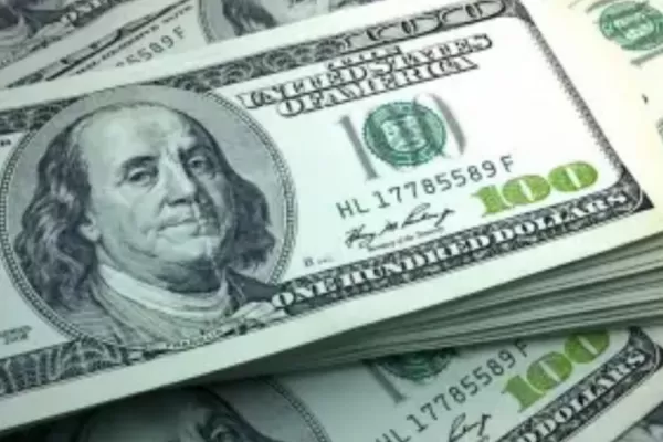 Volvió a subir el dólar blue: a cuánto cotiza el billete norteamericano en el mercado paralelo