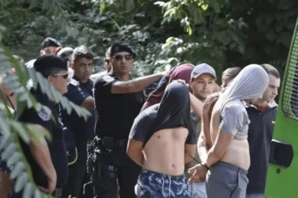 Crimen de Báez Sosa: trasladaron a los rugbistas al penal de Dolores a horas del inicio del juicio