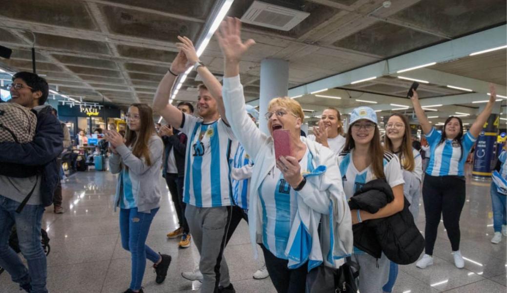 Argentina campeón mundial: la cálida bienvenida a Scaloni en Mallorca, su ciudad de residencia