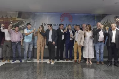 Mansilla encabezó el brindis de fin de año en la Legislatura