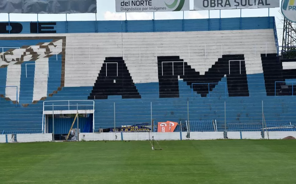 ADIÓS PROBLEMAS. El cercado olímpico que da hacia la calle Laprída ya fue removido; en su lugar se instalará un acrílico similar al que hay en zona de plateas. la gaceta / fotos de Ines Quinteros Orio