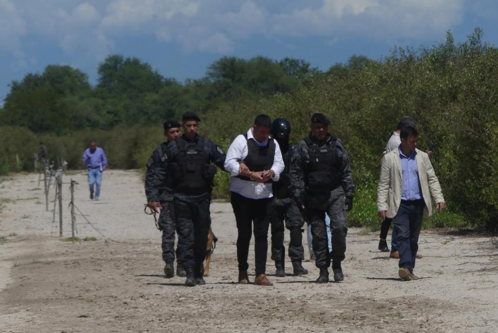 EN MELCHO. José Morales, supuesto autor del disparo mortal, transita por uno de los caminos de ese alejado paraje.