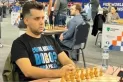Ajedrecista ruso fue a jugar el Mundial con la remera del qué mirás, bobo y lo sancionaron