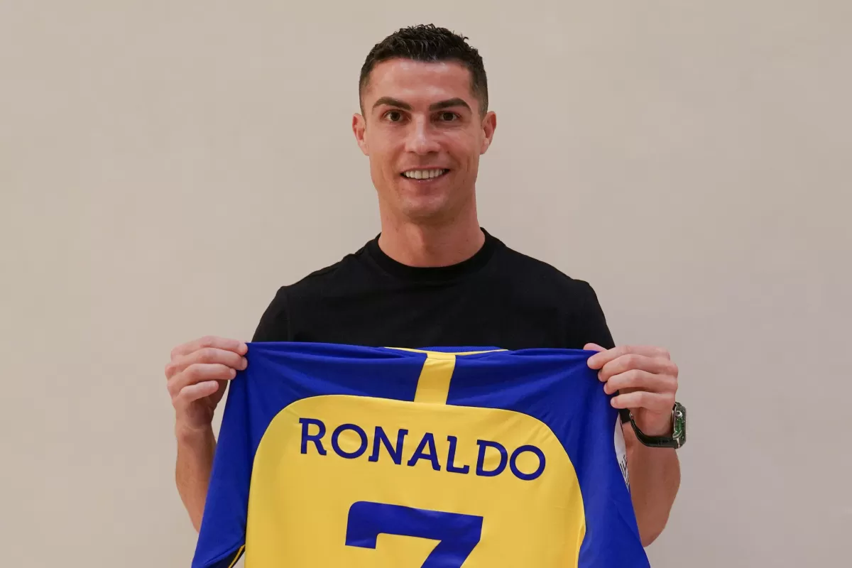 Cristiano Ronaldo firmó contrato con Al Nassr, de Arabia Saudita