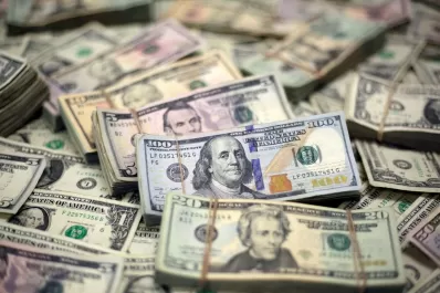 El “blue” frenó su ascenso y el dólar Qatar es $ 18 más caro