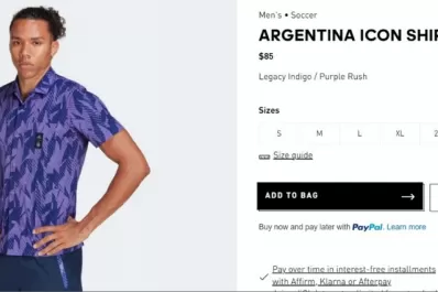 La camisa morada no oficial que fue furor en la Selección: cuánto vale y cómo conseguirla