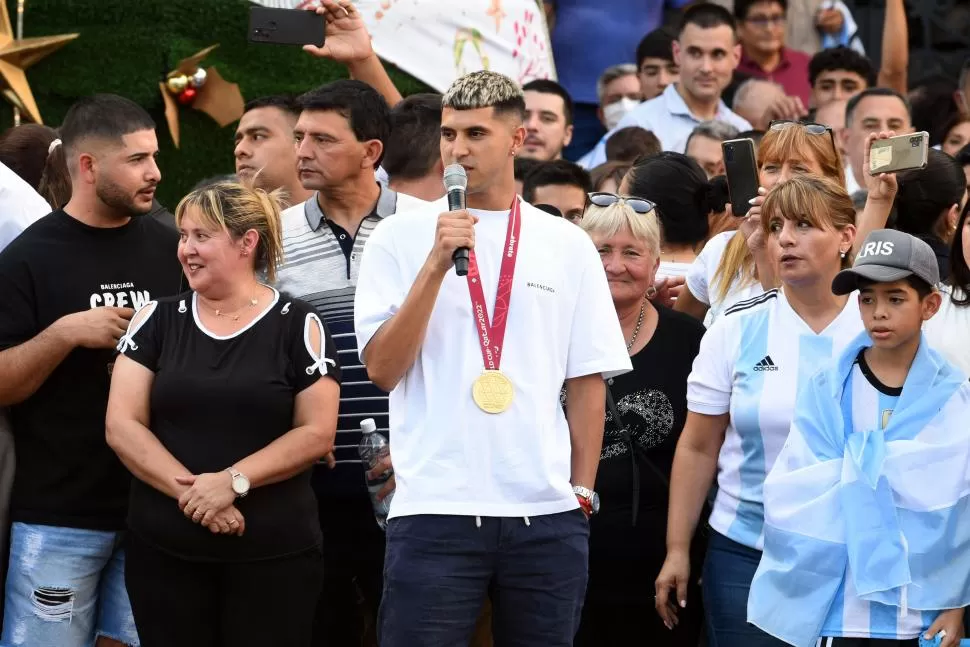 Exequiel Palacios, feliz de volver a casa