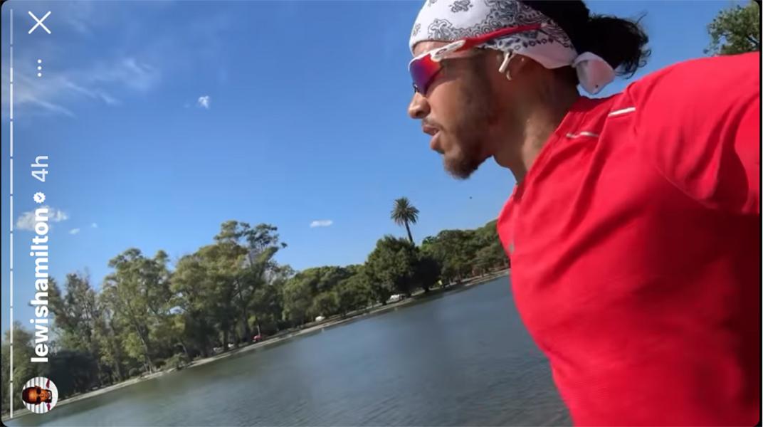 Lewis Hamilton sorprendió a todos entrenando en los Bosques de Palermo