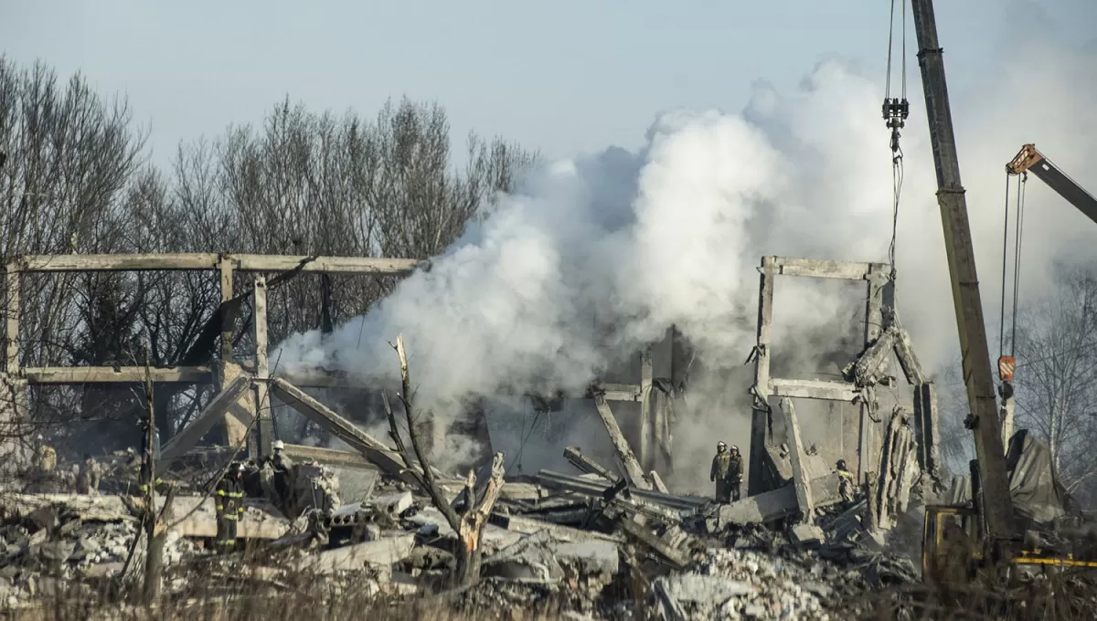 DESTRUIDO. Medios estadounidenses publicaron las imágenes de un edificio en ruinas, aparentemente en Makiivka, donde funcionaba la base militar rusa.