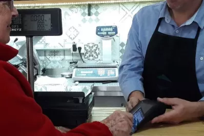 Compras con tarjeta de débito: se extiende hasta el 30 de junio el reintegro a sectores vulnerados