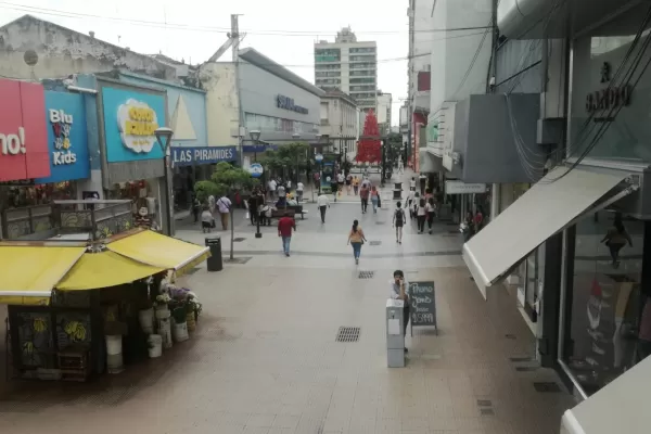 Comercios modifican el horario de atención en el microcentro de la capital