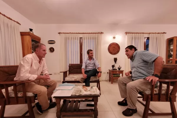 Mariano Campero se tomó una foto con el coronel retirado Enrique Stel