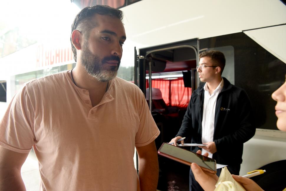 DE REGRESO A LA MINA. El tucumano Jesús Salas Correa regresa a su tarea en Jujuy, tras 10 días de descanso con la familia en Tucumán.