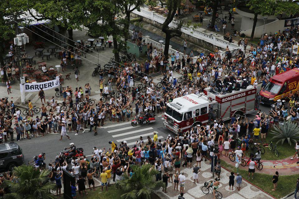 Multitudinario adiós al amado Rey de Brasil