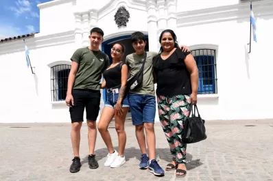 Emoción de turistas al recorrer la Casa Histórica