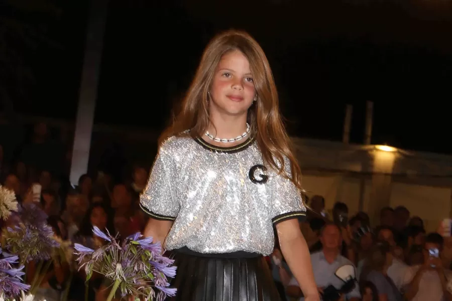 Francesca, la hija de Wanda Nara, debutó como modelo en Punta del Este y las redes estallaron