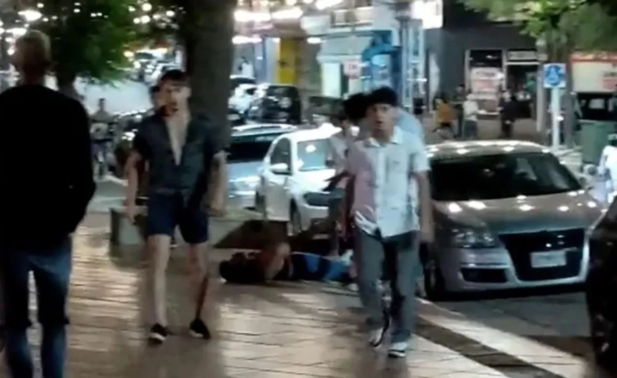 Captura del video que registró la golpiza en Villa Gesell