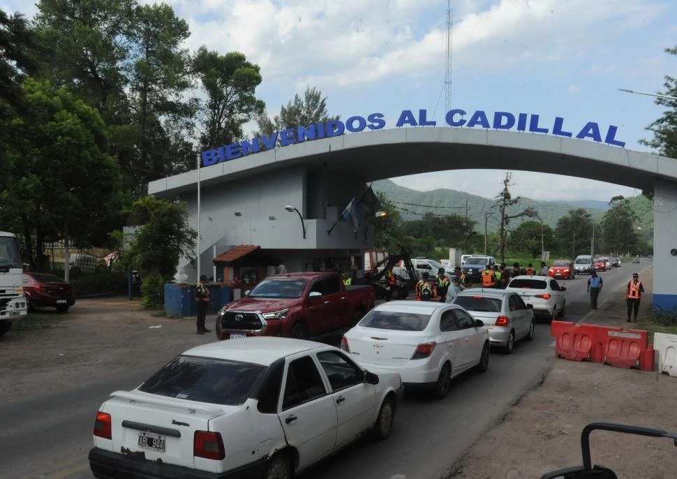 LUGAR TURÍSTICO. Cada fin de semana, la localidad de El Cadillal recibe visitantes provenientes de todas las ciudades del Gran San Miguel de Tucumán. la gaceta / foto de antonio ferroni