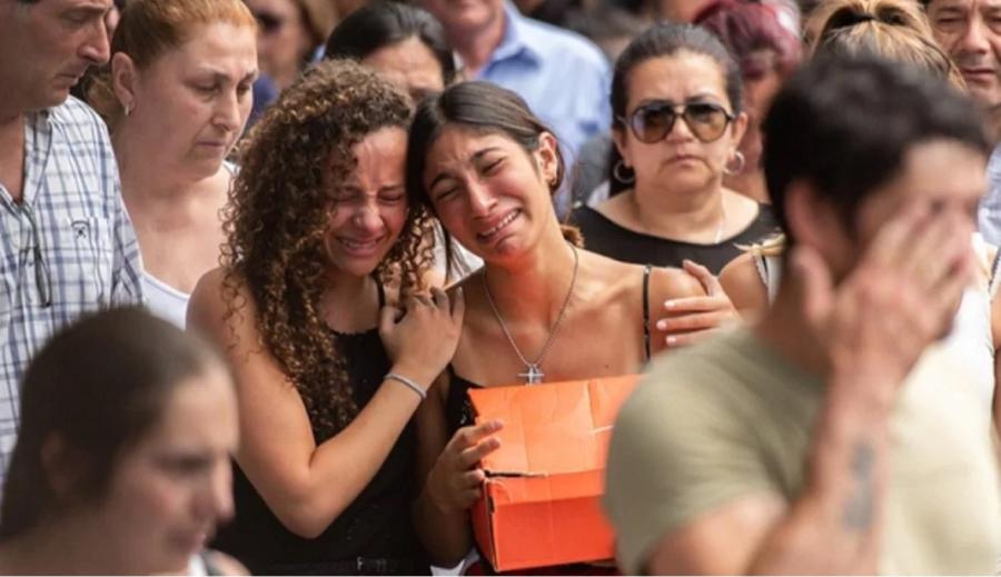 Julieta Rossi, novia de Fernando, llora pidiendo Justicia por el joven.