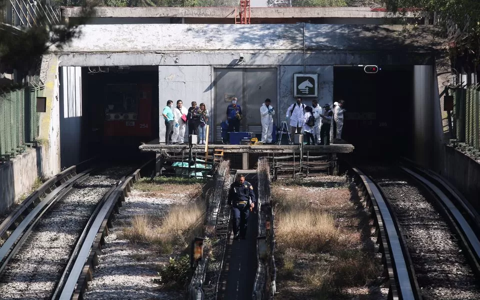 TRAGEDIA EN LA CIUDAD DE MÉXICO. Un choque de trenes dejó un muerte y decenas de heridos.