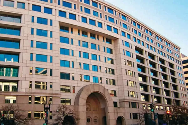 El Banco Interamericano de Desarrollo alertó sobre los altos niveles de endeudamiento