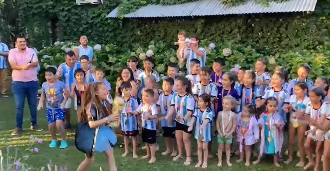 Nena festeja su cumple a lo Messi