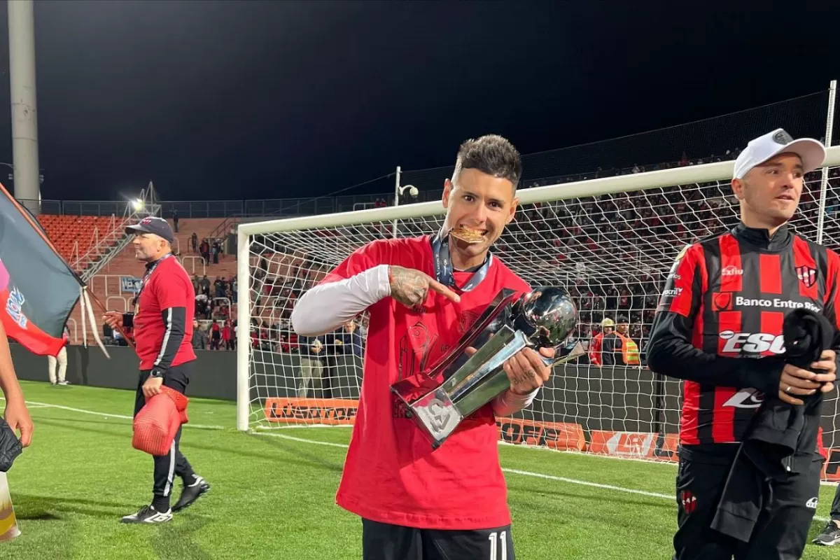 PRIMER TÍTULO. Pardo logró alzar la Copa Argentina, en su último paso por el “Patrón”