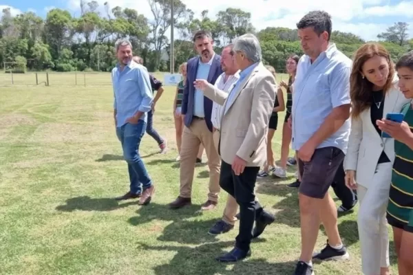 Video: silbaron e insultaron a Alberto Fernández en Miramar