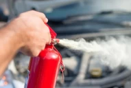 Matafuegos al alcance de la mano y chicos siempre atrás