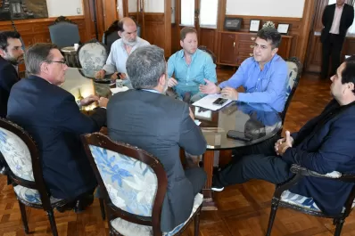 Dique El Cadillal: Mansilla reunió a los funcionarios encargados de las obras de reparación