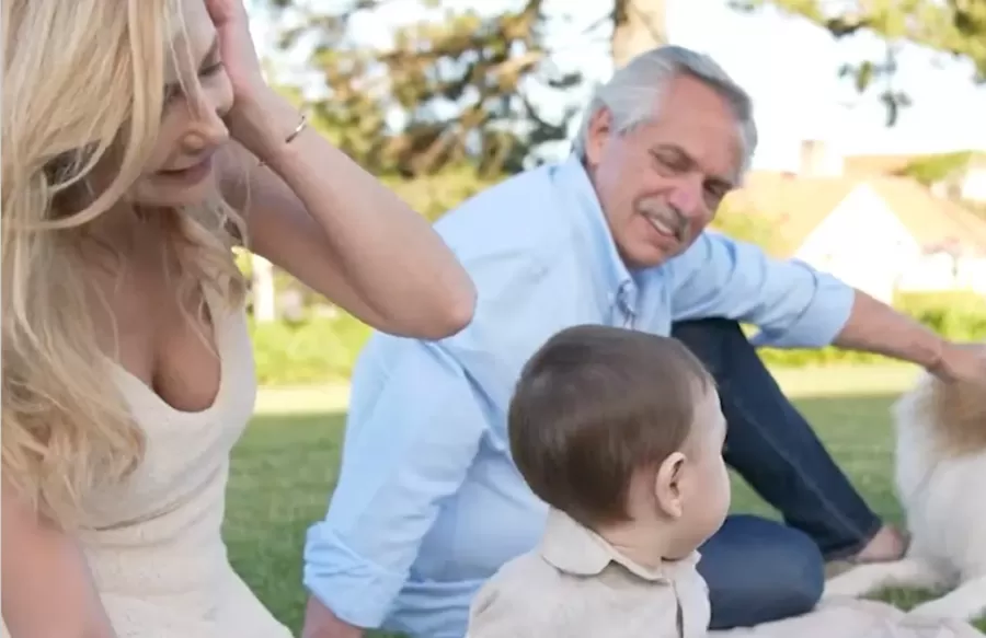 ALBERTO FERNÁNDEZ Y Fabiola Yáñez, en el video. 