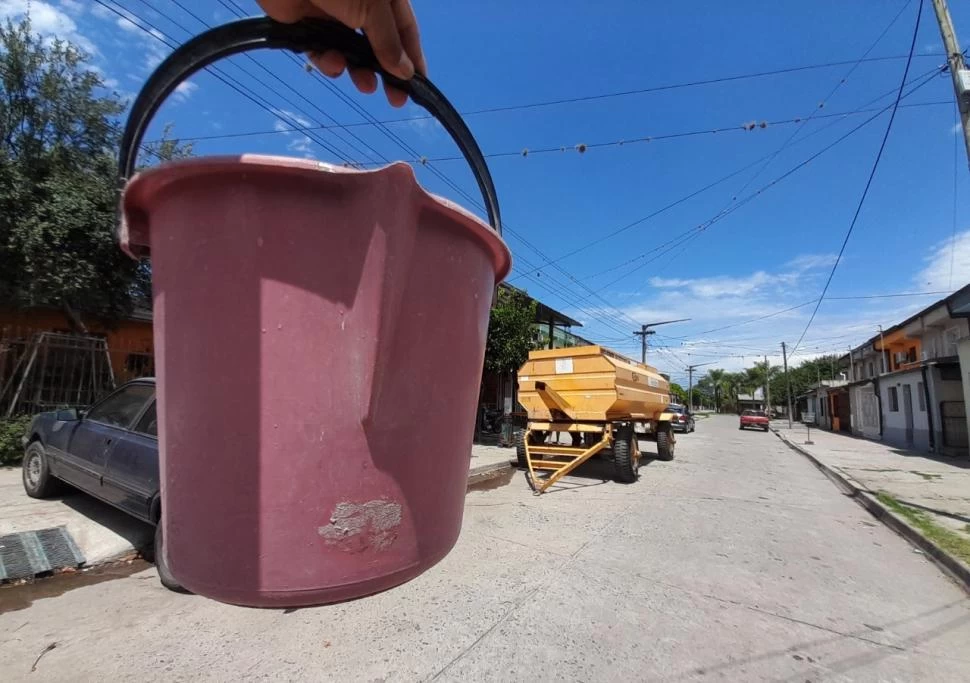 NO APTA PARA CONSUMO. El agua del camión cisterna no es potable.  