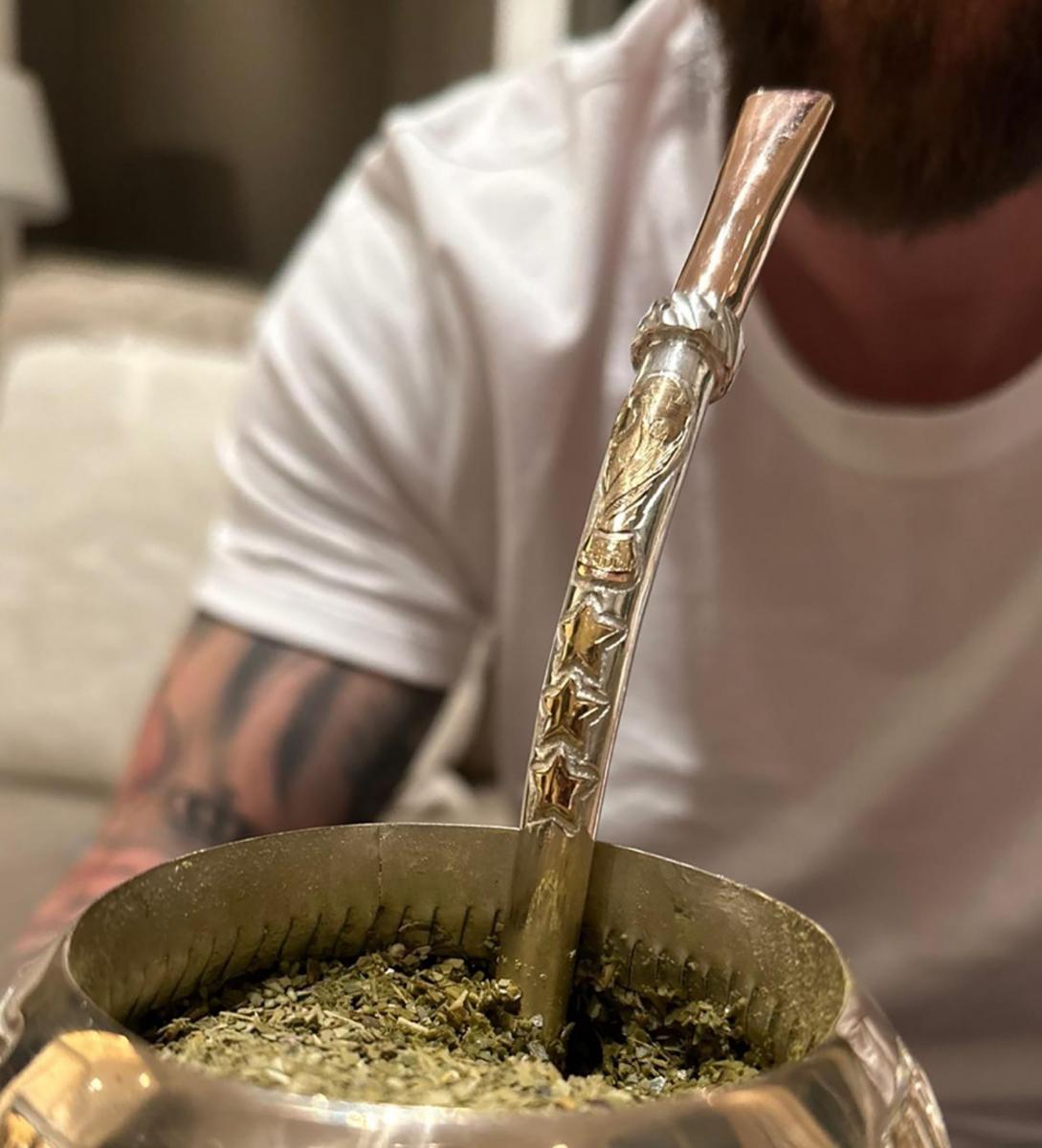 La particular bombilla del mate de Messi