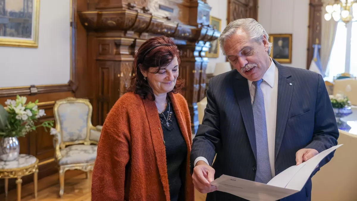 La ministra de Trabajo y el Presidente de la Nación