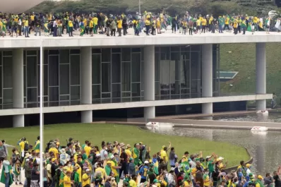 Brasilia pone la lupa sobre tres diputados bolsonaristas