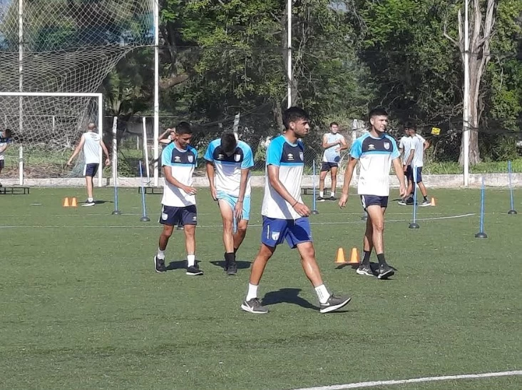 PUESTA A PUNTO. El plantel conducido por Martín Anastacio entrena desde los primeros días de diciembre. Debutarán el lunes 30, a las 22, ante Boca. 