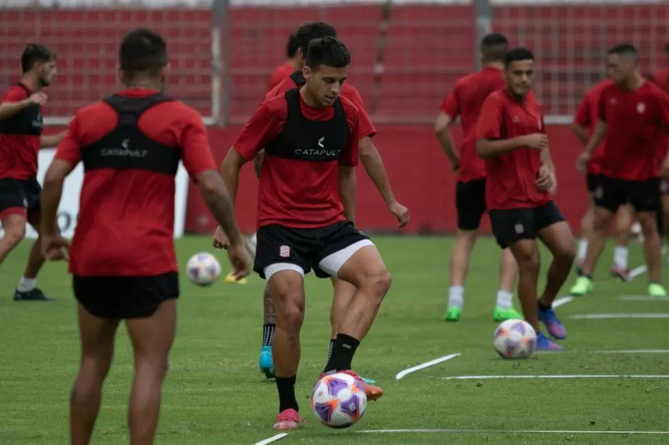 HOMBRES TRABAJANDO. El plantel continúa con los trabajos de la pretemporada a la espera de los amistosos para ganar rodaje. El primero será mañana contra Always Ready. 