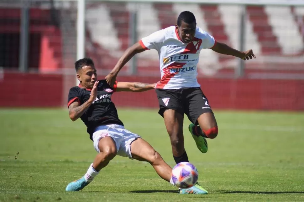 FRICCIONADO. Así fue el primer duelo del “Santo” en el año. Ahora, todos los cañones apuntan a Salta. 