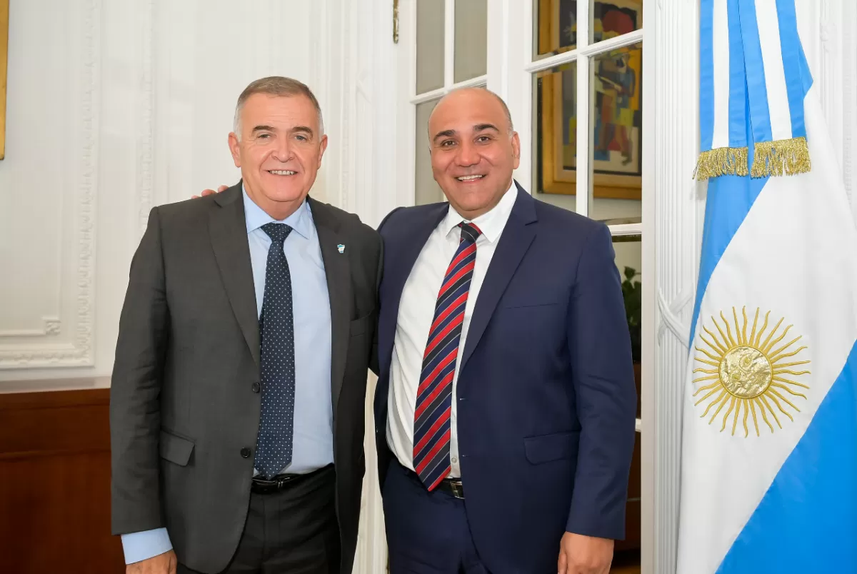 EN CASA  ROSADA. Osvaldo Jaldo y Juan Manzur.