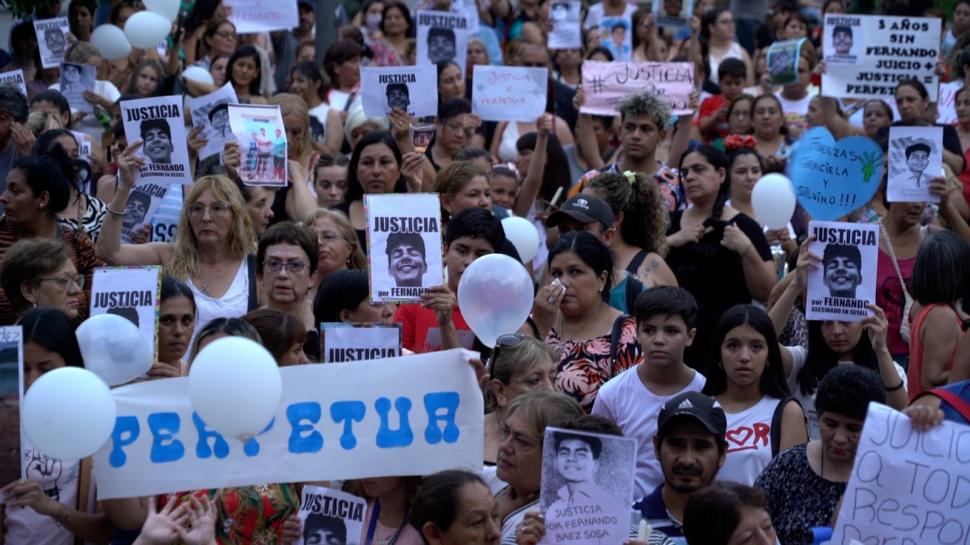 DOLOR. Una de las escenas más duras que se vio durante el juicio fue cómo revivió la mamá de Fernando el horror que padeció su hijo. 