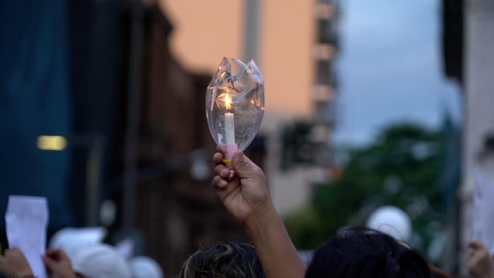 DE TODAS LAS EDADES. Durante la marcha en Tucumán se vieron desde personas mayores hasta chicos y adolescentes.